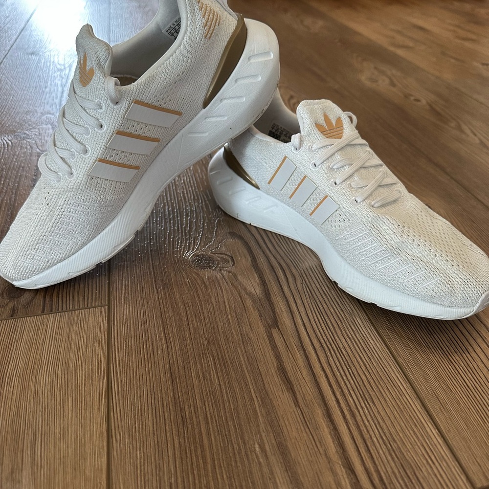 Lightly Worn - Adidas Women’s Swift 1.0 Running Shoes - Sz 7